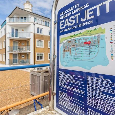 On The Water 3 With Free Parking - By My Getaways Apartment Brighton Exterior photo